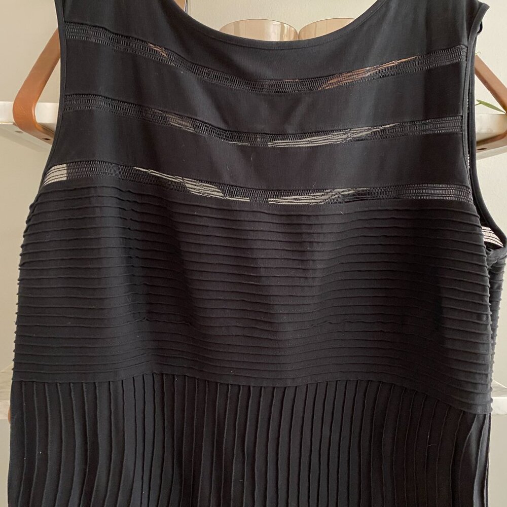 Tadashi Shoji Black Pintuck Jersey Sleeveless Gown - Picture 7 of 12